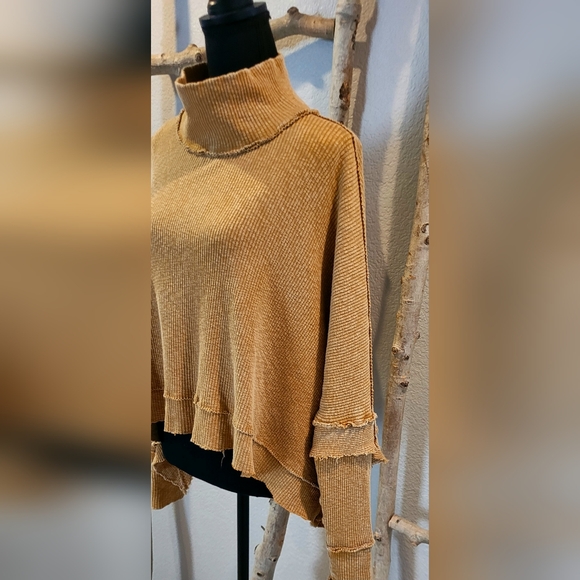 FREE PEOPLE Raglan Top - Picture 7 of 9